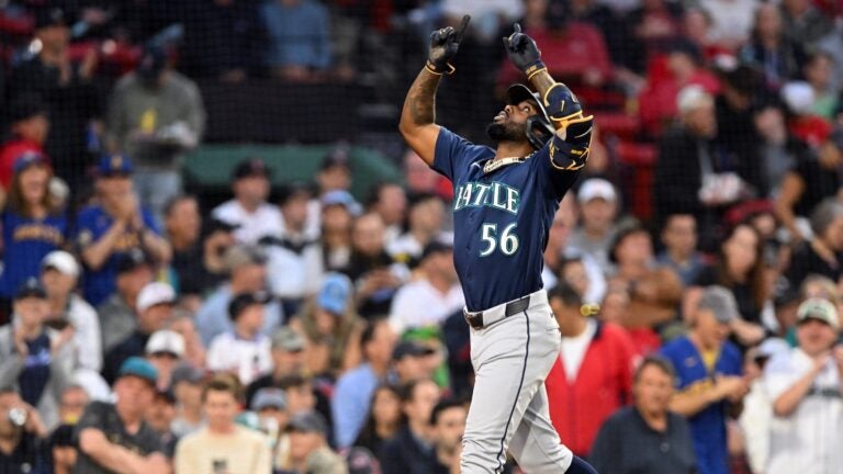 Red Sox could ‘cut a huge check’ for this Mariners OF, insider says