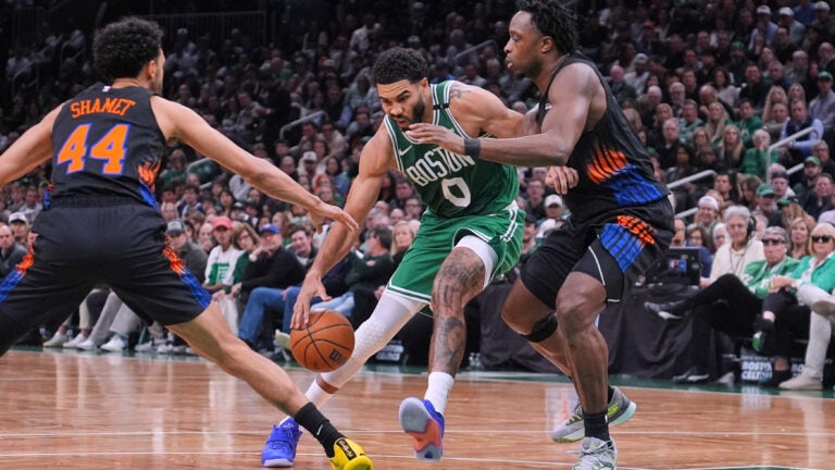 Jayson Tatum sizzles down the stretch, Celtics fend off Knicks Jayson Tatum sizzles down the stretch, Celtics fend off Knicks