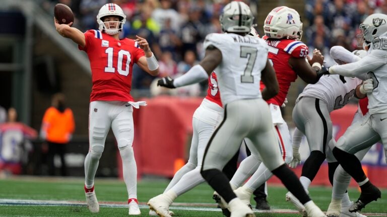 Patriots 45, Raiders 17: Drake Maye dominates, Fernando Mendoza makes NFL debut in blowout Patriots 45, Raiders 17: Drake Maye dominates, Fernando Mendoza makes NFL debut in blowout