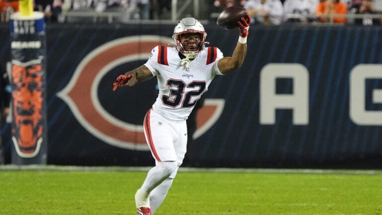 Do the Patriots have a TreVeyon Henderson problem? Do the Patriots have a TreVeyon Henderson problem?
